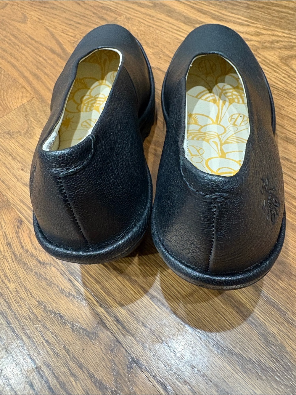 FLY London Black Leather Slip-On Flats Platform 35/5 - Picture 2 of 10